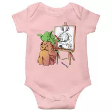 One Piece parodi Rosa Body baby korta ärmar (flicka) - Eiichiro Yoda drar Luffy upp och ner. (Högklassig Body Baby - Tryckt i Frankrike - Ref : 1058)