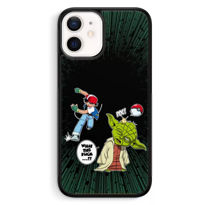 Estojo iPhone 12 Mini (5.4) Paródia Pokémon Yoda e Ash Ketchum