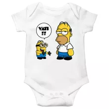 Kevin Minion Baby Strampler “Kevin Minion et Homer Simpson” – Parodie auf Minions