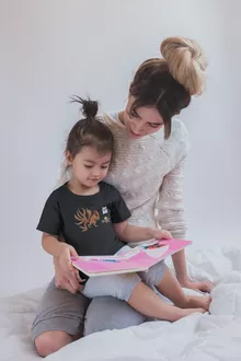 Mädchen Kinder T-Shirt “Naruto und Kyubi” – Parodie auf Naruto