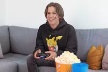 Camisola com capuz Pikachu “Pikachu e Ash Ketchum” – Pokémon de parodia