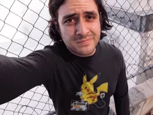 T-Shirt à manches longues Pikachu « En Charge... Ne pas déranger ! » – Parodie Pokémon