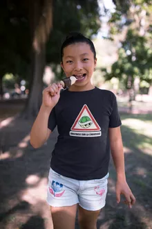 T-shirt Enfant Fille La carapace verte « Obstacle sur la chaussée ! » – Parodie Mario Kart