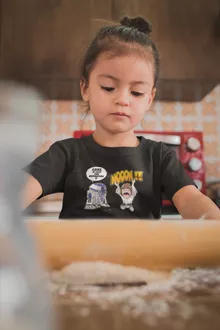 T-shirt Enfant Fille Luke Skywalker « Luke Life Episode V : un robot...ménager !! » – Parodie Star Wars