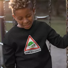 Pull Enfant La carapace verte « Obstacle sur la chaussée ! » – Parodie Mario Kart