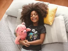 T-shirt Enfant Fille Shun « Faisons l'Amour, pas la Guerre !! » – Parodie Saint Seiya