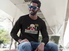 Den Långärmad T-Shirts “Den kolossala Titan” – Parodi Attack on Titan