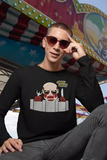 Den Långärmad T-Shirts “Den kolossala Titan” – Parodi Attack on Titan