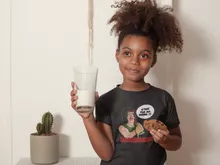 T-shirt Enfant Fille « C'est pas ma guerre !! » – Parodie Rambo