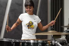 T-shirt Femme Hyoga « Non ! Pas la piqûre ! » – Parodie Saint Seiya