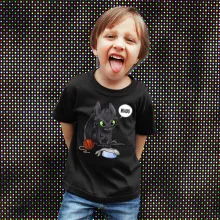 Camiseta Niño de manga corta Desdentao “Desdentao el dragón” – Parodia de Cómo entrenar a tu dragón