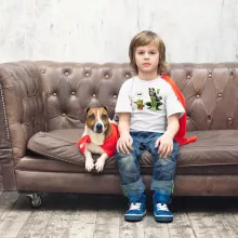 Stjärnornas krig parodi Vit T-shirt för barn - Tsuyu Asui aka Froppy och Grogu aka Baby Yoda (Högklassig T-shirt - Tryckt i Frankrike - Ref : 1211)