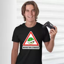 T-shirt La carapace verte « Obstacle sur la chaussée ! » – Parodie Mario Kart