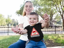 T-shirt bébé La carapace rouge « Interdiction de doubler ! » – Parodie Mario Kart