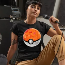 Das Pokeball Damen T-shirt “Das Pokeball auf Pikachu” – Parodie auf Pokémon