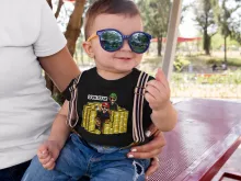 T-shirt bébé Mario « Level Clear » – Parodie Super Mario