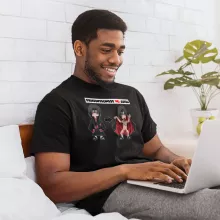 Itachi Uchiwa T-Shirt – Parodie auf Naruto