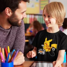 T-shirt Enfant Pikachu « En Charge... Ne pas déranger ! » – Parodie Pokémon