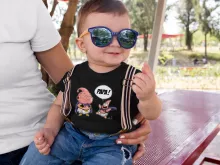 T-shirt bébé Boubou « Tel père tel fils (Version SD) » – Parodie Dragon Ball Z