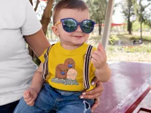 Saitama Baby T-shirt “Saitama und Digdri” – Parodie auf One-Punch Man